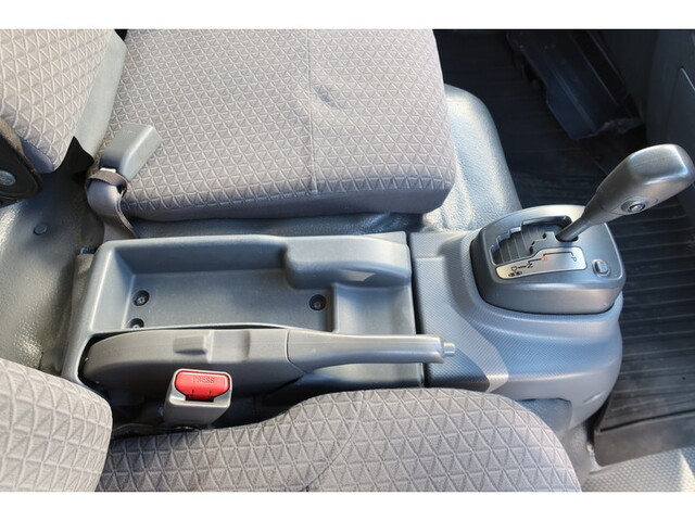 いすゞエルフ冷凍車（冷蔵車）小型（2t・3t）[写真36]