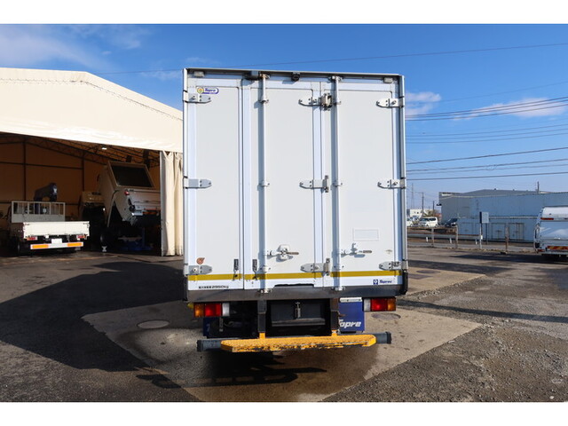 いすゞエルフ冷凍車（冷蔵車）小型（2t・3t）[写真05]