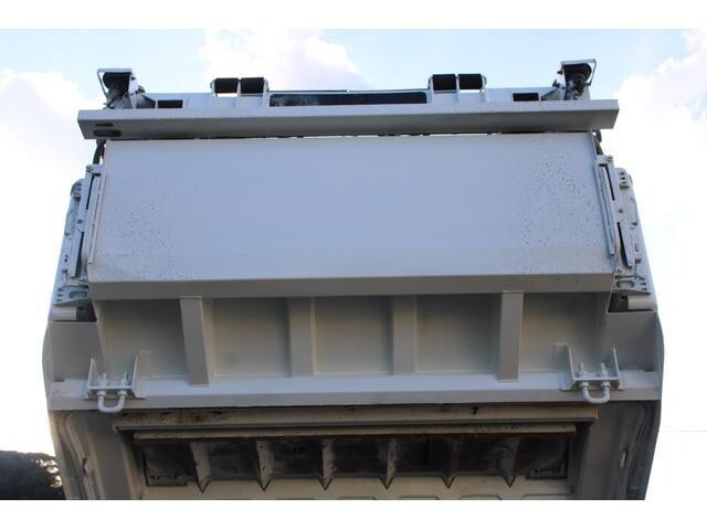 日野デュトロパッカー車（塵芥車）小型（2t・3t）[写真13]