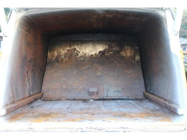 日野デュトロパッカー車（塵芥車）小型（2t・3t）[写真14]