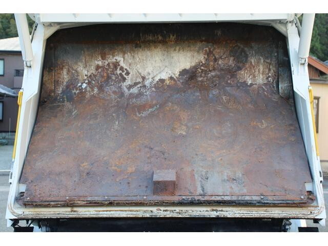 日野デュトロパッカー車（塵芥車）小型（2t・3t）[写真15]