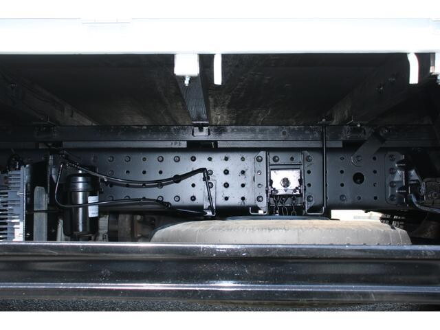 三菱ふそうキャンター平ボディ小型（2t・3t）[写真17]