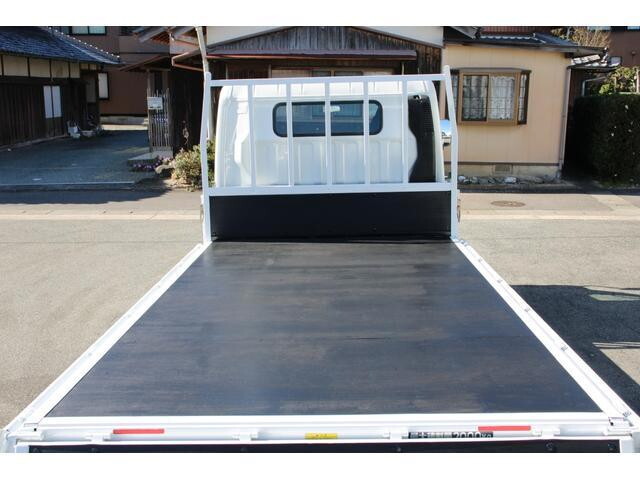 三菱ふそうキャンター平ボディ小型（2t・3t）[写真23]