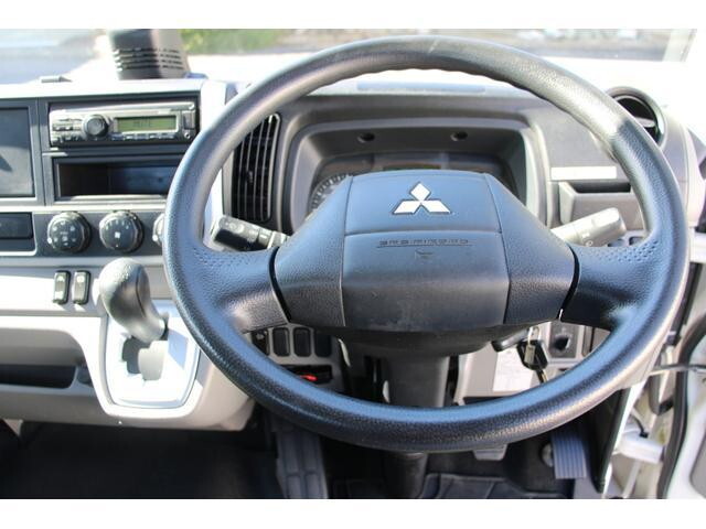 三菱ふそうキャンター平ボディ小型（2t・3t）[写真25]