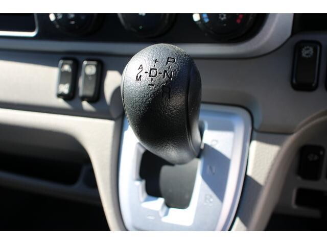 三菱ふそうキャンター平ボディ小型（2t・3t）[写真30]