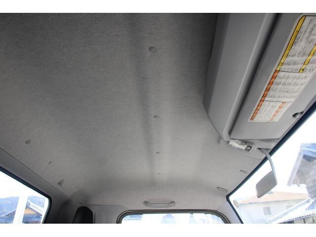 三菱ふそうキャンター平ボディ小型（2t・3t）[写真32]