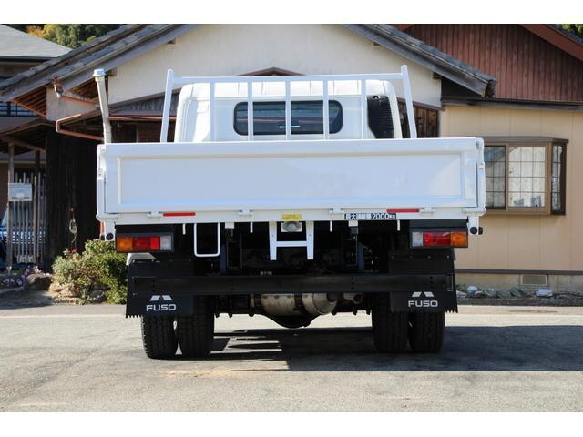 三菱ふそうキャンター平ボディ小型（2t・3t）[写真08]