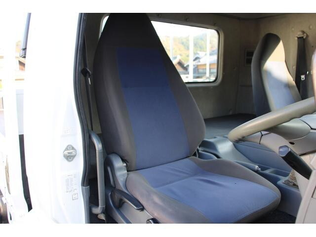 三菱ふそうファイター平ボディ中型（4t）[写真34]