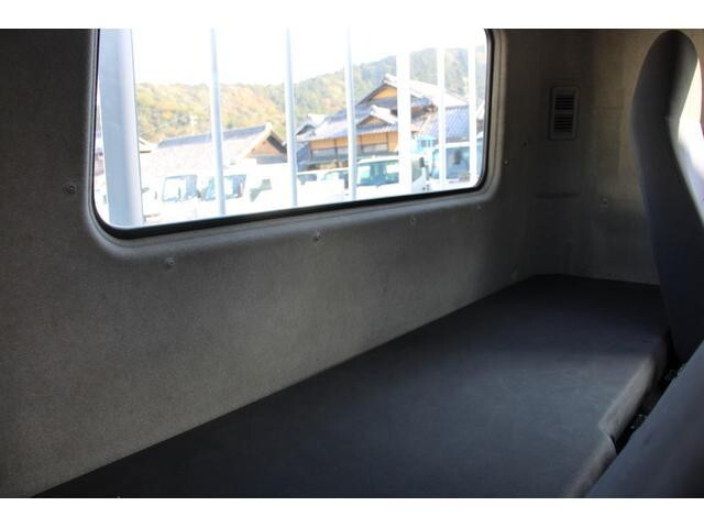 三菱ふそうファイター平ボディ中型（4t）[写真36]