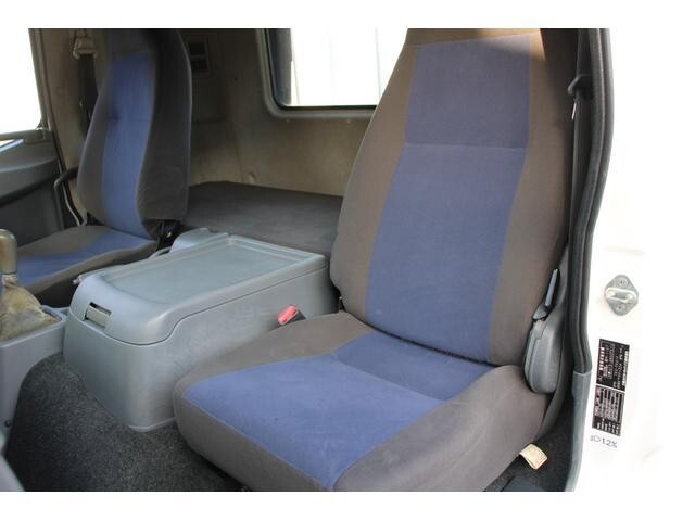 三菱ふそうファイター平ボディ中型（4t）[写真37]