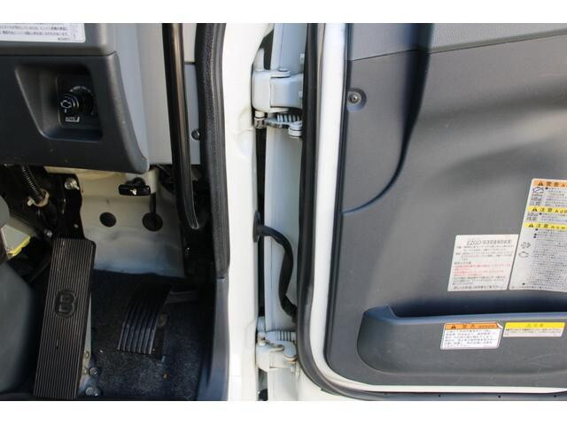 三菱ふそうファイター平ボディ中型（4t）[写真39]