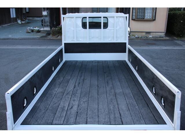 日野デュトロ平ボディ小型（2t・3t）[写真13]