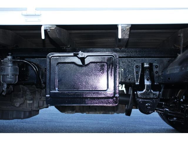 日野デュトロ平ボディ小型（2t・3t）[写真18]