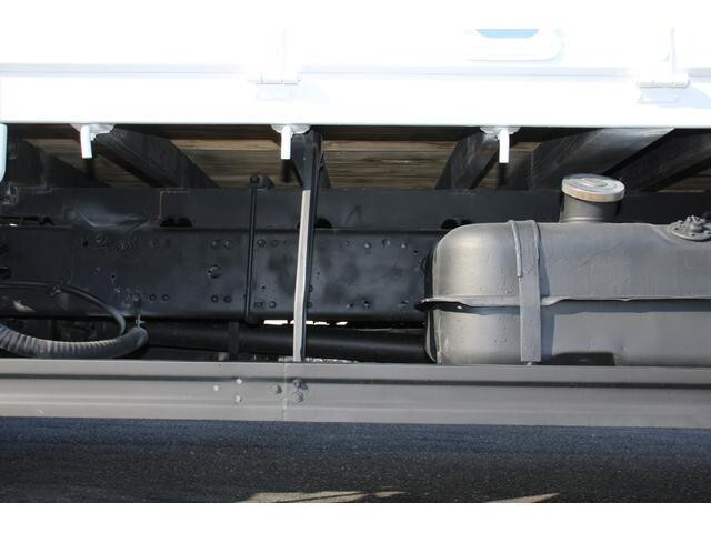 三菱ふそうファイターセルフクレーン4段中型（4t）[写真16]