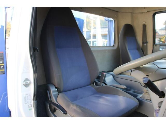 三菱ふそうファイターセルフクレーン4段中型（4t）[写真36]