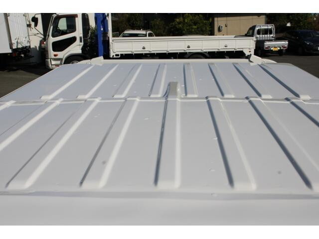 いすゞエルフダブルキャブ（Wキャブ）小型（2t・3t）[写真11]