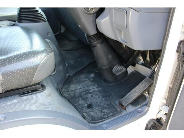 いすゞエルフダブルキャブ（Wキャブ）小型（2t・3t）[写真23]