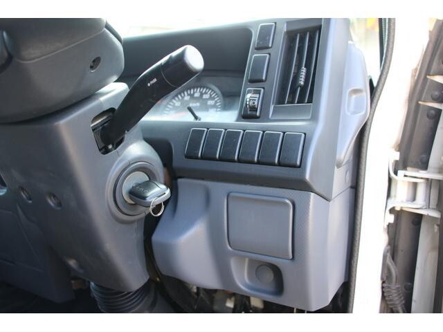 いすゞエルフダブルキャブ（Wキャブ）小型（2t・3t）[写真25]