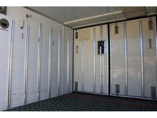 いすゞエルフ冷凍車（冷蔵車）小型（2t・3t）[写真17]