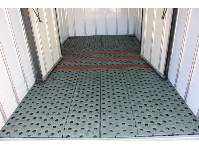 いすゞエルフ冷凍車（冷蔵車）小型（2t・3t）[写真18]