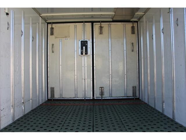 いすゞエルフ冷凍車（冷蔵車）小型（2t・3t）[写真20]