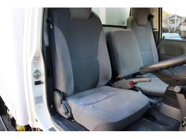 いすゞエルフ冷凍車（冷蔵車）小型（2t・3t）[写真35]