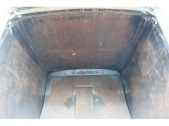 日野デュトロパッカー車（塵芥車）小型（2t・3t）[写真15]