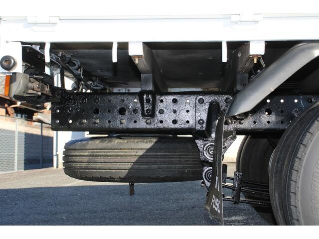 三菱ふそうキャンター平ボディ小型（2t・3t）[写真19]