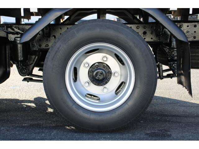 三菱ふそうキャンター平ボディ小型（2t・3t）[写真23]