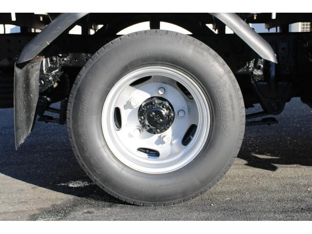 三菱ふそうキャンター平ボディ小型（2t・3t）[写真24]