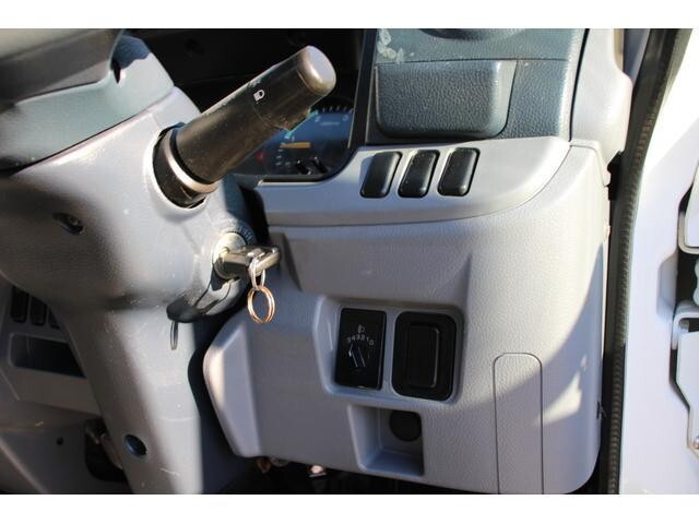 三菱ふそうキャンター平ボディ小型（2t・3t）[写真30]