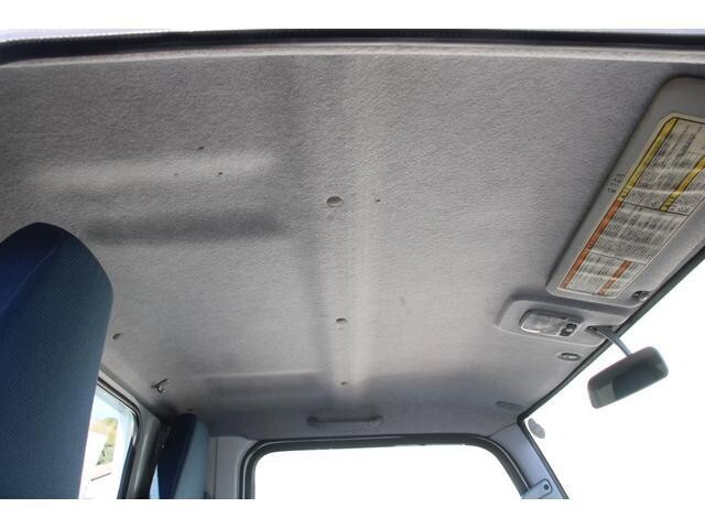 三菱ふそうキャンター平ボディ小型（2t・3t）[写真34]