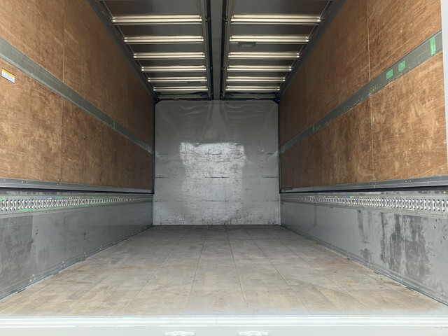 UDトラックスコンドルアルミウイング増トン（6t・8t）[写真10]