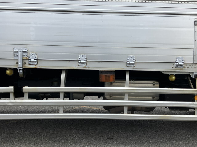 UDトラックスコンドルアルミウイング増トン（6t・8t）[写真16]