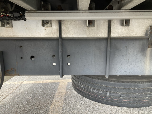 UDトラックスコンドルアルミウイング増トン（6t・8t）[写真18]