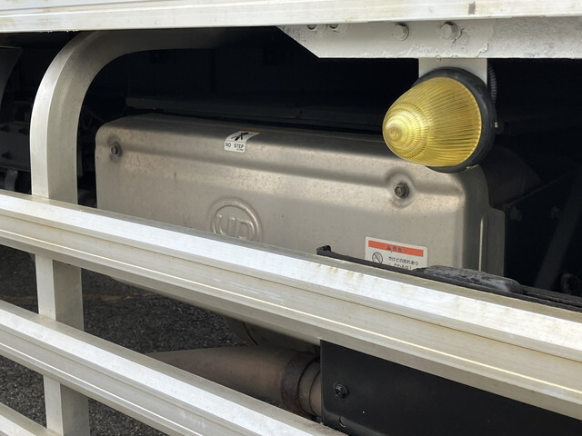 UDトラックスコンドルアルミウイング増トン（6t・8t）[写真18]