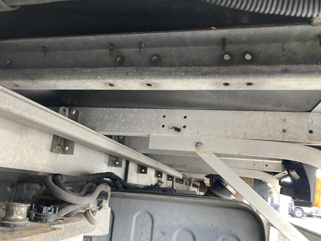 UDトラックスコンドルアルミウイング増トン（6t・8t）[写真20]