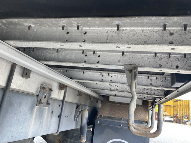 UDトラックスコンドルアルミウイング増トン（6t・8t）[写真21]