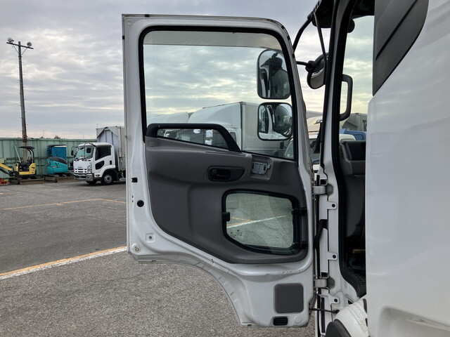 UDトラックスコンドルアルミウイング増トン（6t・8t）[写真27]