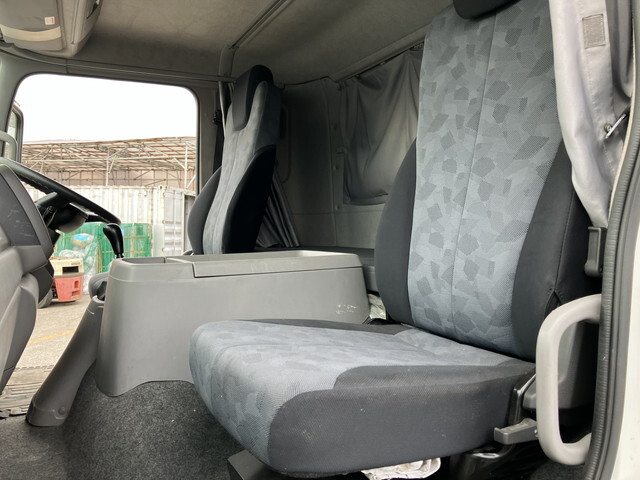 UDトラックスコンドルアルミウイング増トン（6t・8t）[写真29]