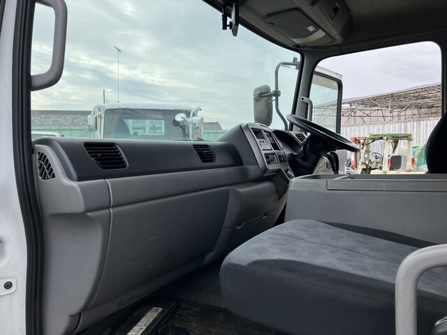 UDトラックスコンドルアルミウイング増トン（6t・8t）[写真31]