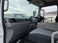 UDトラックスコンドルアルミウイング増トン（6t・8t）[写真32]