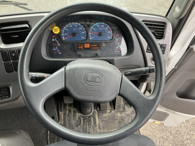 UDトラックスコンドルアルミウイング増トン（6t・8t）[写真34]