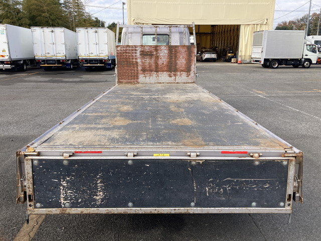 三菱ふそうキャンター平ボディ小型（2t・3t）[写真12]