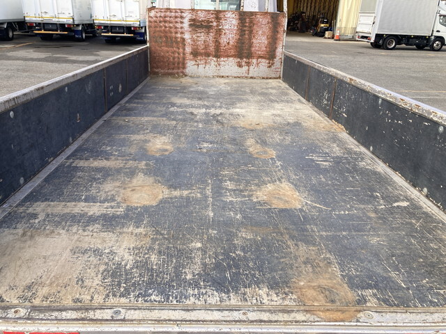 三菱ふそうキャンター平ボディ小型（2t・3t）[写真14]