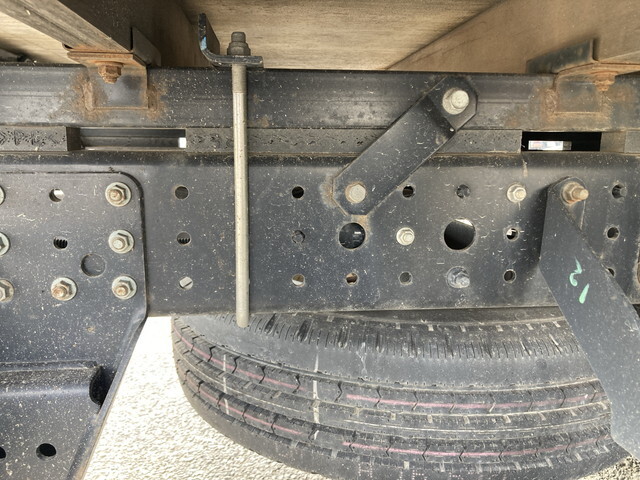 三菱ふそうキャンター平ボディ小型（2t・3t）[写真23]