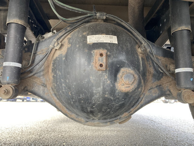 三菱ふそうキャンター平ボディ小型（2t・3t）[写真27]