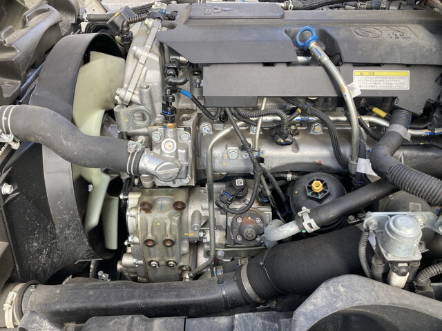 三菱ふそうキャンター平ボディ小型（2t・3t）[写真28]