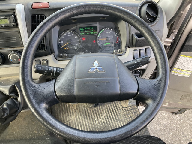 三菱ふそうキャンター平ボディ小型（2t・3t）[写真37]