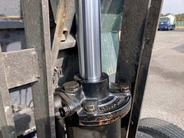 いすゞフォワードダンプ中型（4t）[写真16]